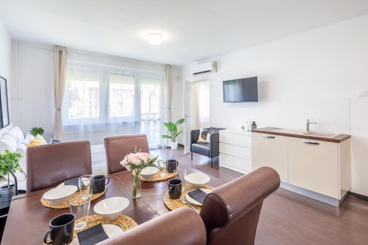 Apartamento Sunny Balcony - Cute And Cozy Budapest Exterior foto